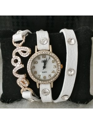 LOVE BEYAZ KORDONLU TASARIM BAYAN KOL  SAATİ