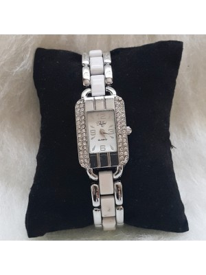 İNCE KASALI ÜZERİ TAŞLI GÜMÜŞ ÖZEL BAYAN KOL SAATİ