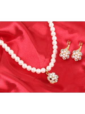 BEYAZ BONCUKLU ÇİÇEK MOTİFLİ KÜPE KOLYE SETİ ÖZEL TASARIM BAYAN KOLYE